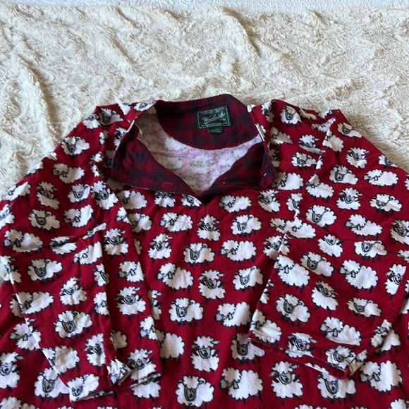 Woolrich Sheep Graphic Red/White  Flannel Long Sleeve Womens Nightgown Size S/M - Picture 3 of 8